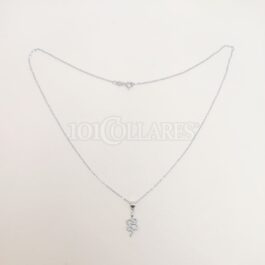 Collar en plata rodiada con símbolo de serpiente
