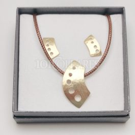 Conjunto chapado en oro